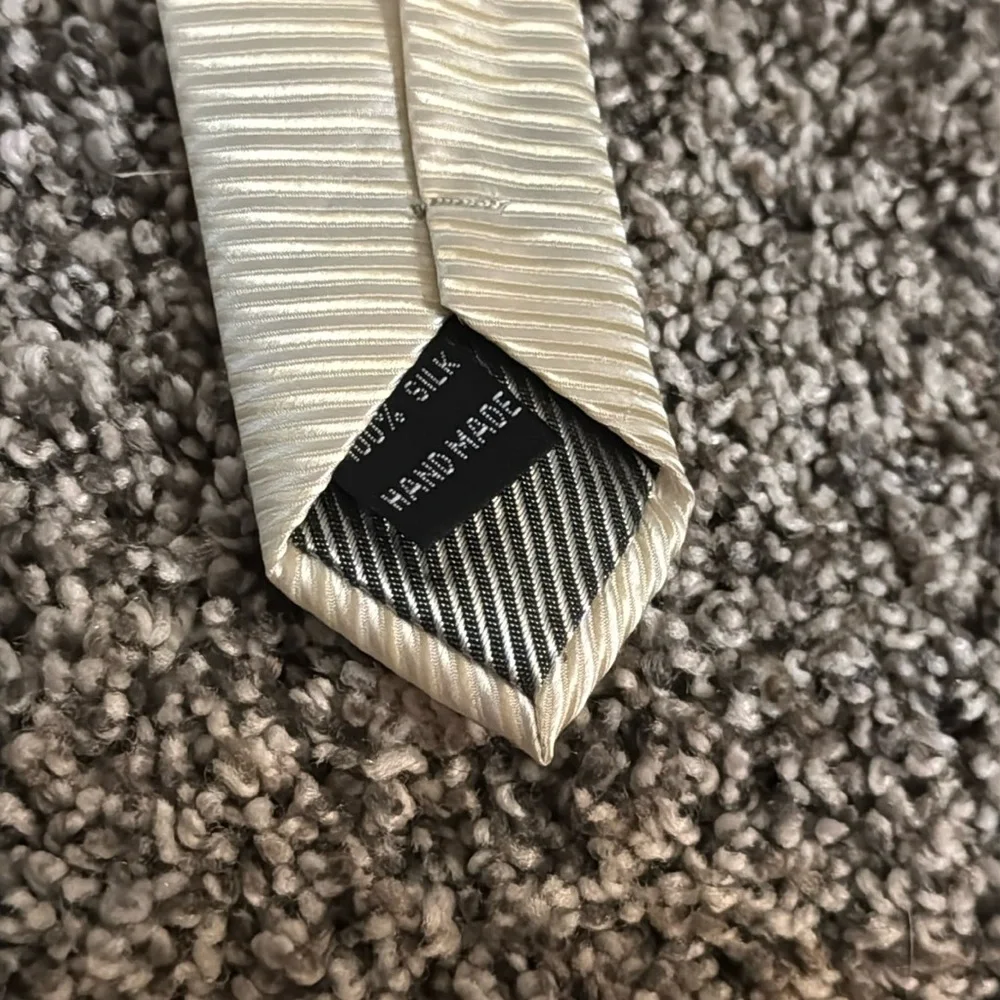 Tie Rack London Cream Striped Textured Men’s Neck Tie 100% Silk